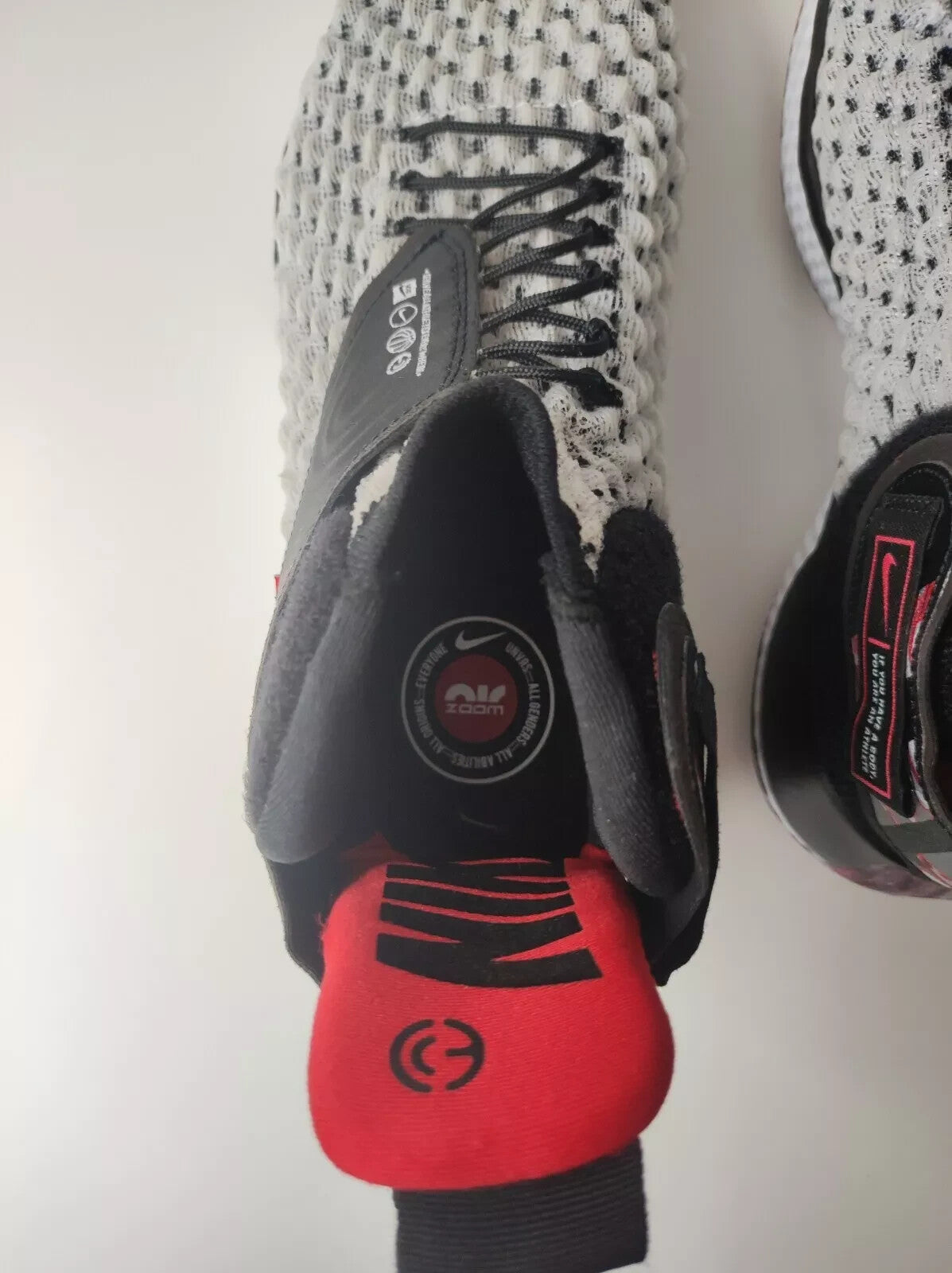 Nike Air Zoom UNVRS - CQ6422-100 - Neu, Ungetragen und OVP - Größe 37,5 (US: 5)
