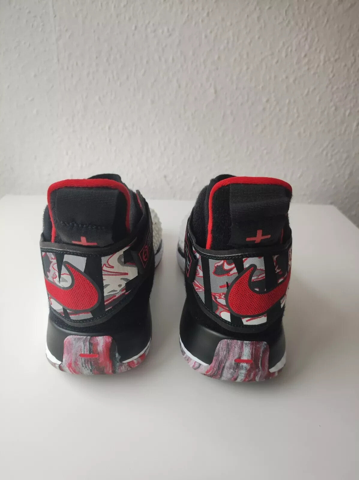 Nike Air Zoom UNVRS - CQ6422-100 - Neu, Ungetragen und OVP - Größe 37,5 (US: 5)