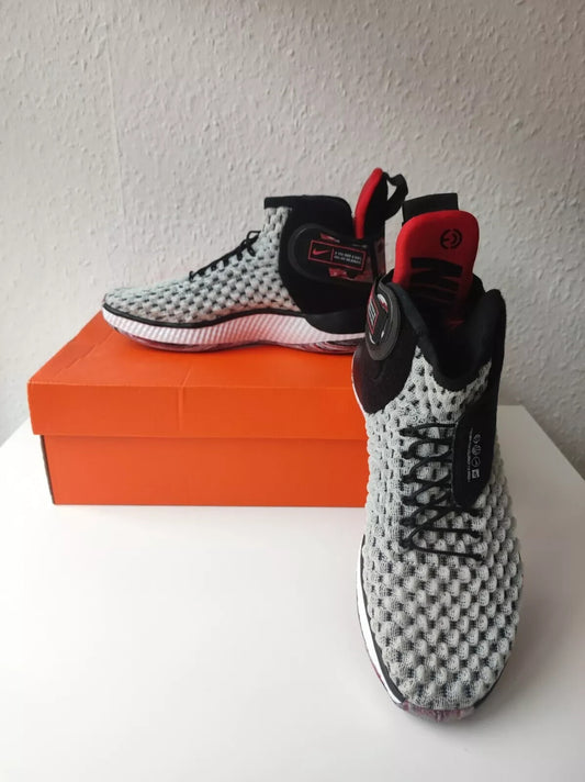 Nike Air Zoom UNVRS - CQ6422-100 - Neu, Ungetragen und OVP - Größe 37,5 (US: 5)