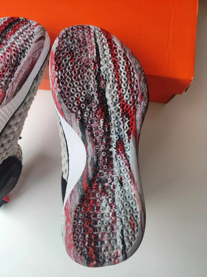 Nike Air Zoom UNVRS - CQ6422-100 - Neu, Ungetragen und OVP - Größe 37,5 (US: 5)