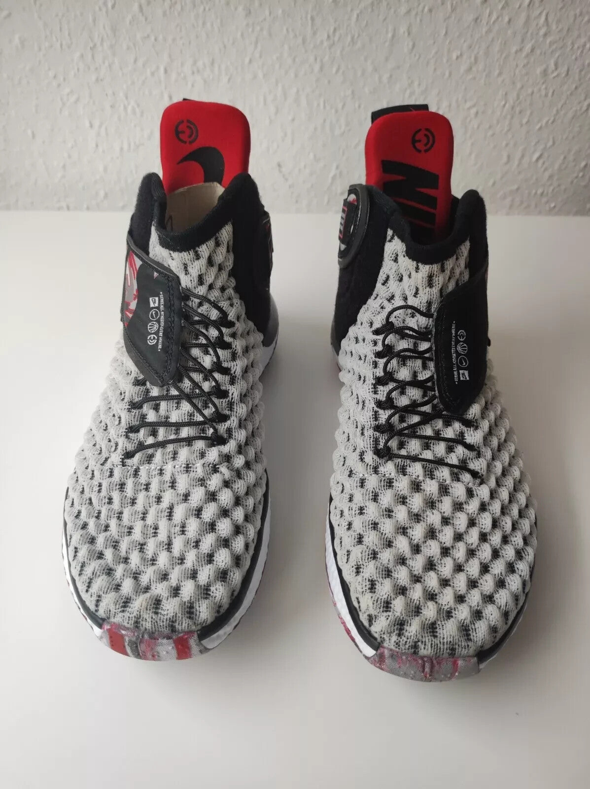 Nike Air Zoom UNVRS - CQ6422-100 - Neu, Ungetragen und OVP - Größe 37,5 (US: 5)